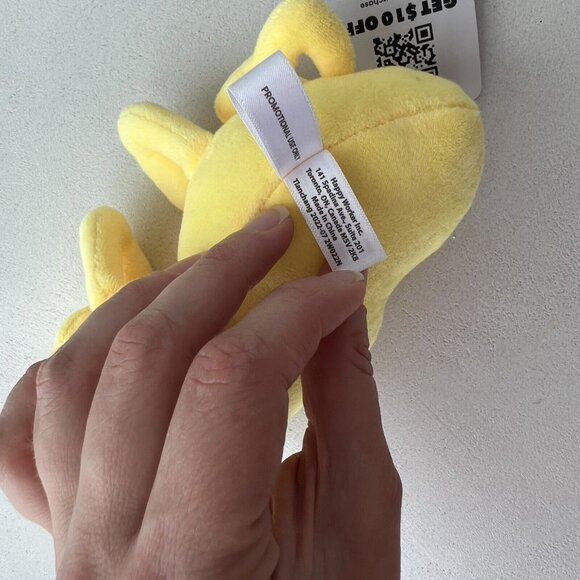 Rare Whatnot App Logo Yellow Plush Collectible Toy From New York Comic Con 2023 - Picture 8 of 10